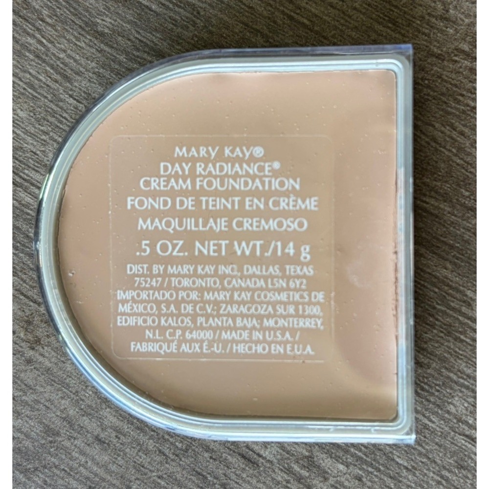 New Mary Kay Day Radiance Cream Foundation Antique Ivory #6296 DISCONTINUED Rare